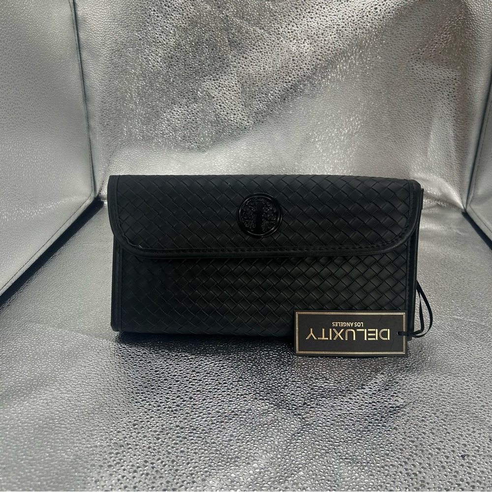 Deluxity Black Woven Clutch & Wristlet